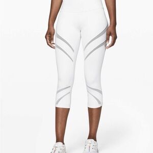 lululemon athletica wonder under 21” HR mesh Capri leggings